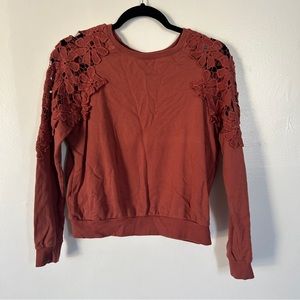 Forever21 Exclusive pullover Size Small